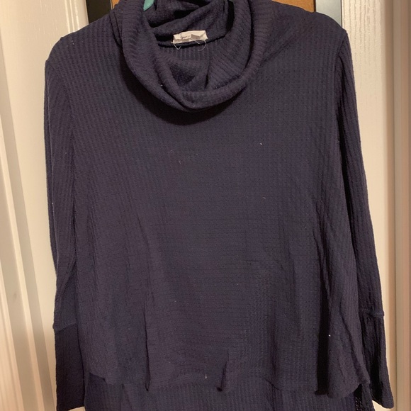 Hi low sweater size large - Picture 1 of 2